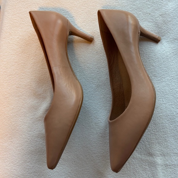 Antonio Melani Tan Pumps - Picture 3 of 8